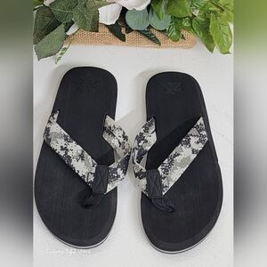 ZeroXposur Black and Gray Women's Sandals